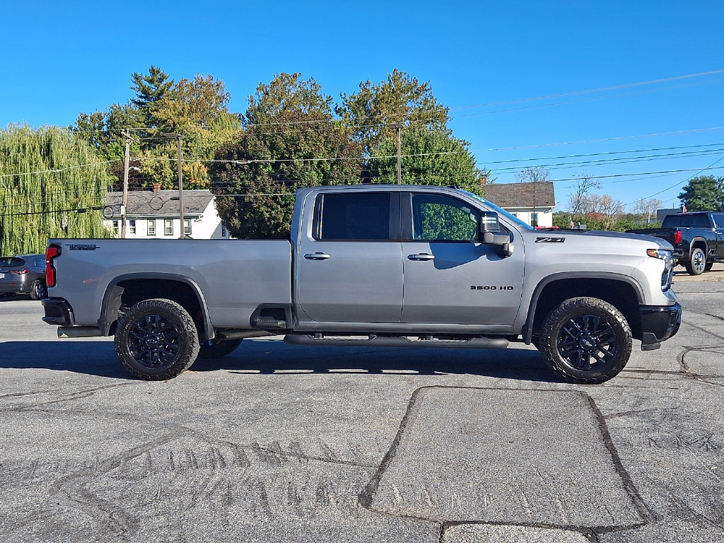 Used 2025 Chevrolet Silverado 3500 LT w/ Trail Boss Package AWD/4WD image 7