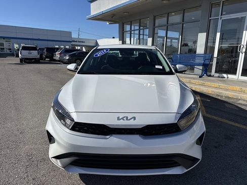 Used 2024 Kia Forte LXS image 2