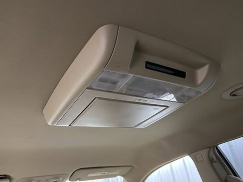 Used 2009 Buick Enclave CXL w/ Entertainment Package #2 image 30