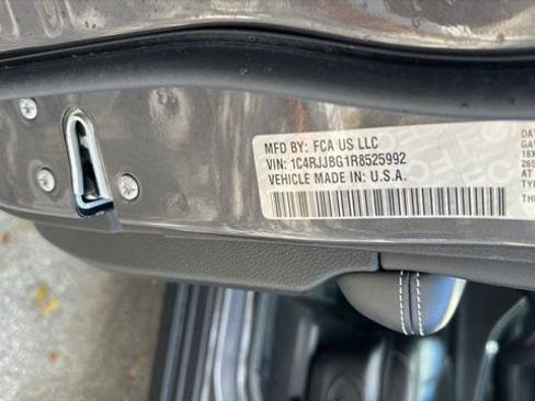 Certified 2024 Jeep Grand Cherokee L Limited image 57