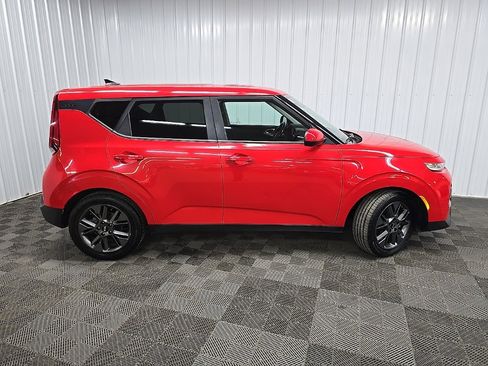 Used 2020 Kia Soul EX image 2