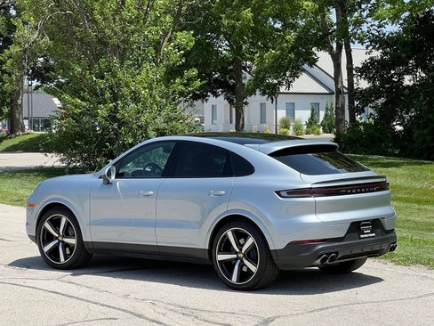 Certified 2024 Porsche Cayenne Coupe AWD/4WD image 3