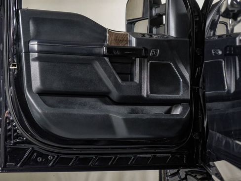 Used 2019 Ford F250 Lariat w/ Lariat Ultimate Package AWD/4WD image 34
