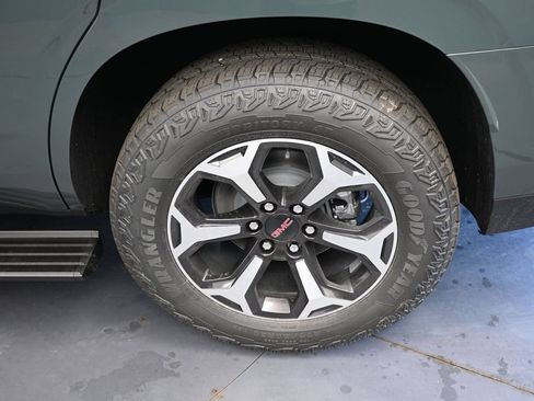 New 2026 GMC Yukon AT4 Ultimate AWD/4WD image 13