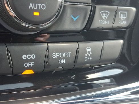 Used 2021 Jeep Grand Cherokee Limited AWD/4WD image 26