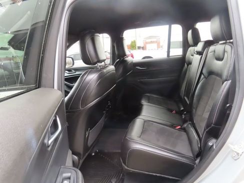 Used 2023 Jeep Grand Cherokee Altitude AWD/4WD image 22
