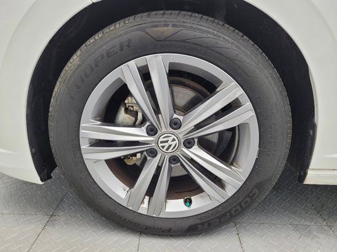 Used 2021 Volkswagen Jetta R-Line w/ R-Line Cold Weather Package FWD image 31