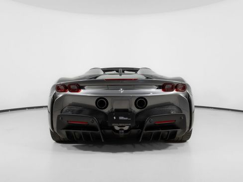 Used 2022 Ferrari SF90 Spider image 6