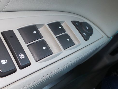 Used 2008 Buick Lucerne CX w/ Driver Confidence Package image 47