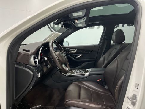 Used 2017 Mercedes-Benz GLC 300 4MATIC image 13