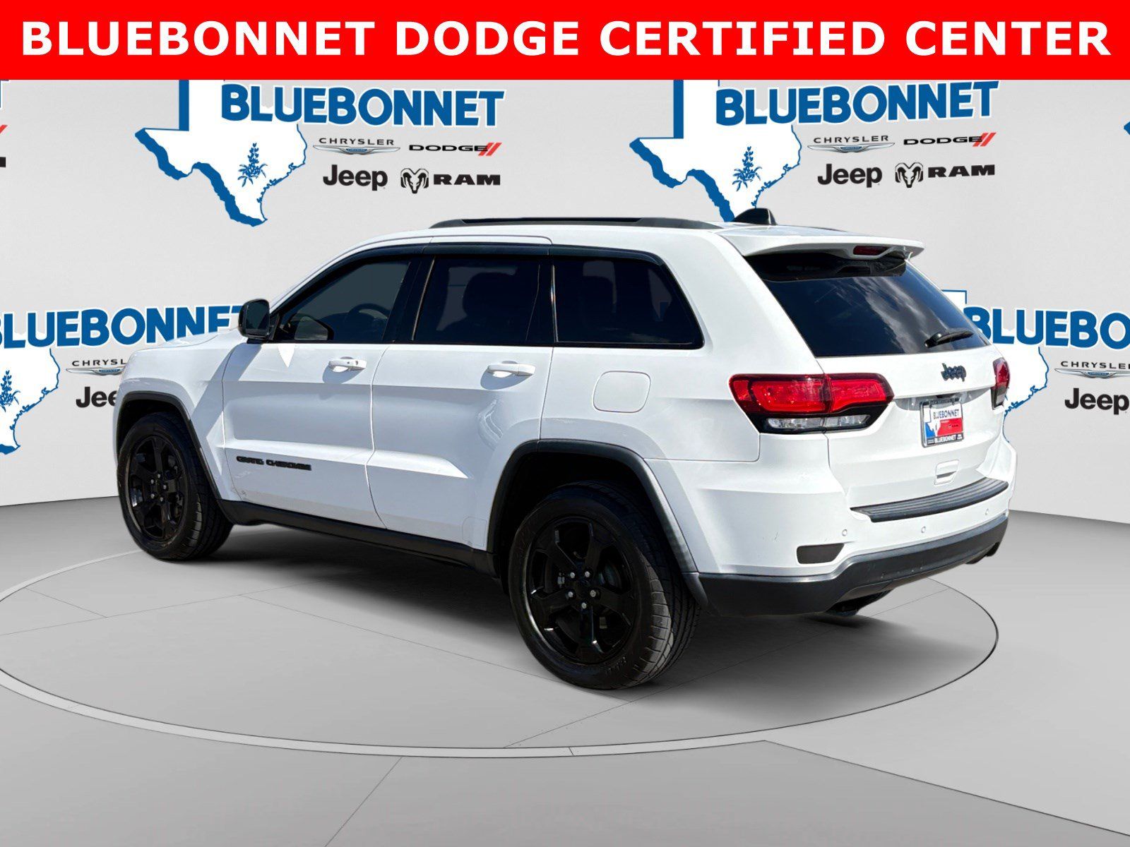 Used 2019 Jeep Grand Cherokee Laredo RWD image 7