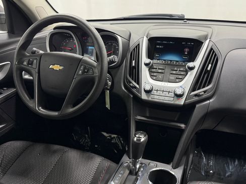 Used 2017 Chevrolet Equinox LS image 16
