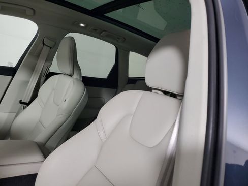 Used 2023 Volvo XC60 B5 Core w/ Climate Package image 25