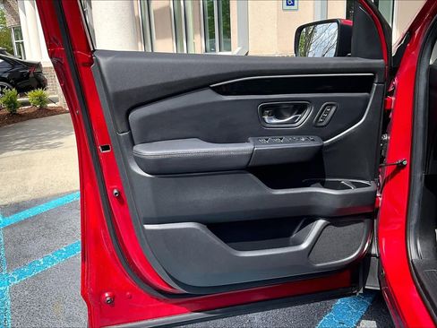 Certified 2025 Honda Pilot EX-L image 51