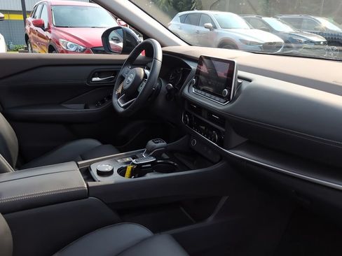 Used 2023 Nissan Rogue SV w/ SV Premium B Package AWD/4WD image 7