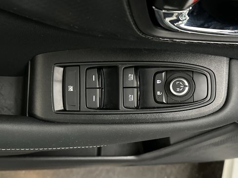 Used 2025 Subaru Legacy Premium AWD/4WD image 17