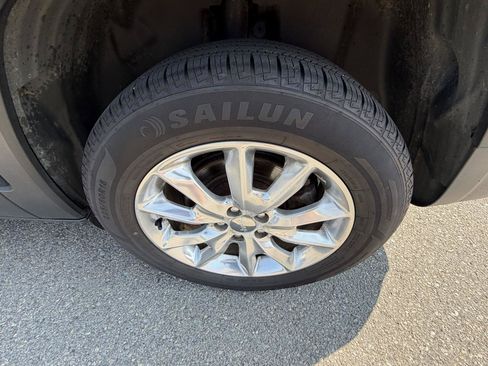 Used 2015 Jeep Cherokee Limited AWD/4WD image 19