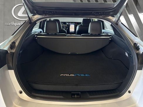 Used 2019 Toyota Prius Prime Advanced FWD image 22