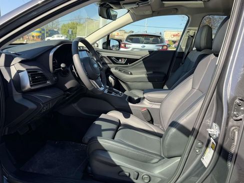 Used 2025 Subaru Outback Limited AWD/4WD image 18