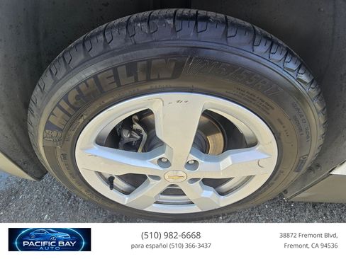 Used 2015 Chevrolet Volt w/ Enhanced Safety Package 1 FWD image 11
