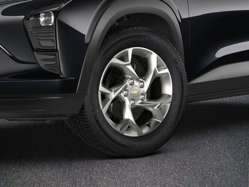 New 2026 Chevrolet Trax LS w/ LS Convenience Package FWD image 4