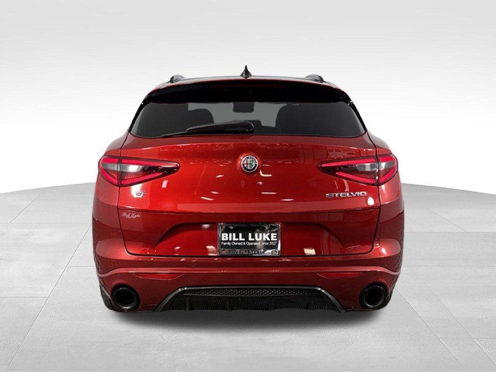 Used 2023 Alfa Romeo Stelvio Veloce AWD/4WD image 7