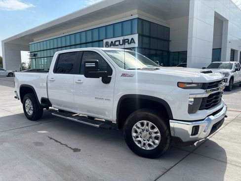 Used 2025 Chevrolet Silverado 2500 LT AWD/4WD image 1