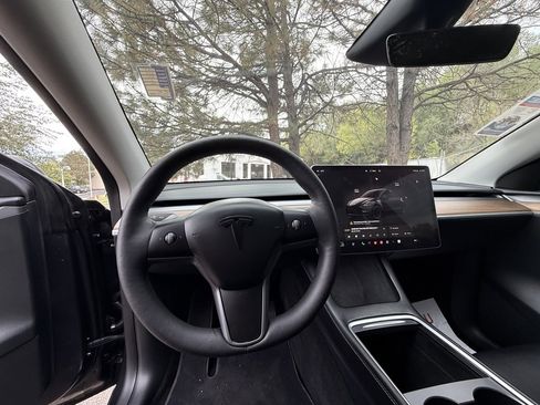 Used 2024 Tesla Model Y Long Range image 13