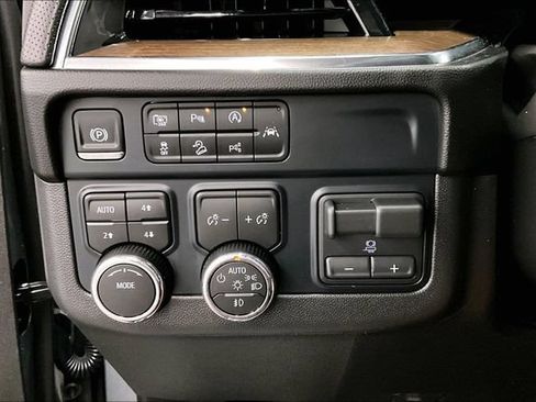 Used 2026 Chevrolet Tahoe High Country w/ Sun And Tow Package AWD/4WD image 40