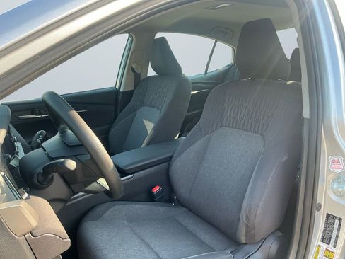 Used 2025 Toyota Camry LE image 10