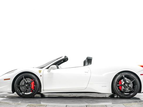 Used 2015 Ferrari 458 Spider RWD image 6