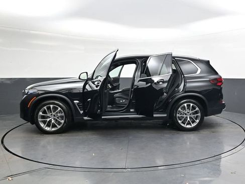 New 2026 BMW X5 xDrive50e image 28
