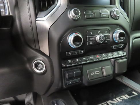 Used 2021 GMC Sierra 2500 Denali w/ Denali Black Diamond Edition image 69