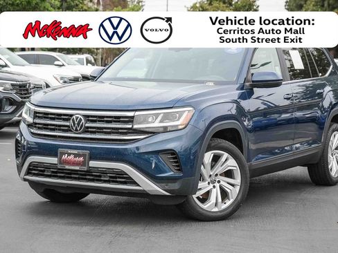 Certified 2023 Volkswagen Atlas SE FWD image 1