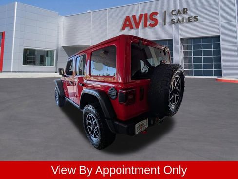 Used 2025 Jeep Wrangler Unlimited Rubicon w/ Convenience Group AWD/4WD image 10