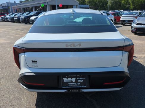 Certified 2025 Kia K4 LX image 6