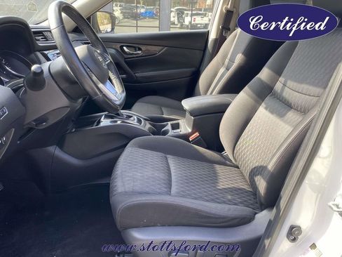 Used 2018 Nissan Rogue SV AWD/4WD image 15