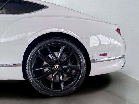 Used 2020 Bentley Continental GT V8 image 12