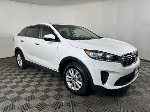 Used 2019 Kia Sorento AWD image 3
