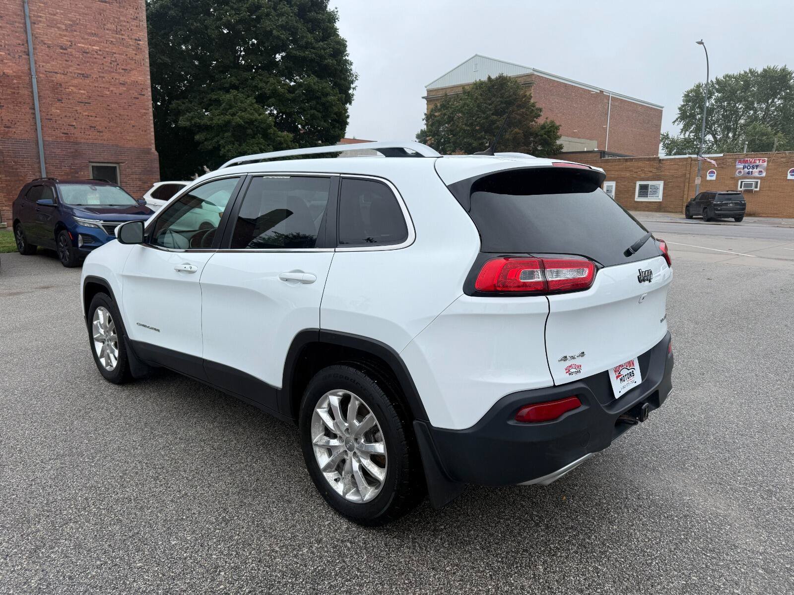 Used 2015 Jeep Cherokee Limited w/ Luxury Group AWD/4WD image 7