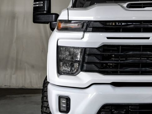 Used 2025 Chevrolet Silverado 2500 LT AWD/4WD image 40