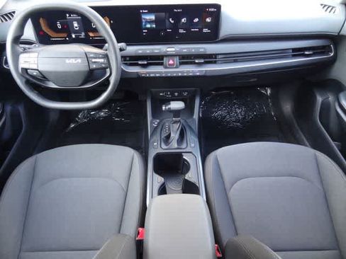 Used 2025 Kia K4 FWD image 11