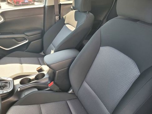 Used 2025 Kia Soul LX w/ LX Technology Package image 11