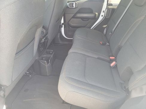 Used 2024 Jeep Wrangler Sahara image 14