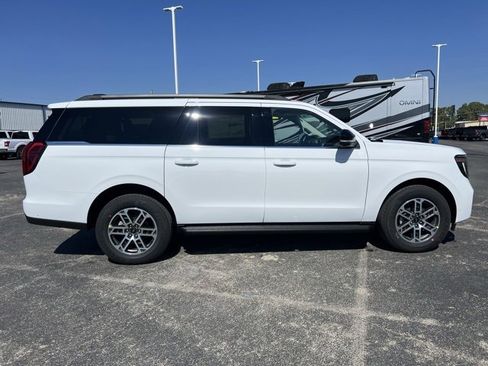 New 2025 Ford Expedition Max Active image 5