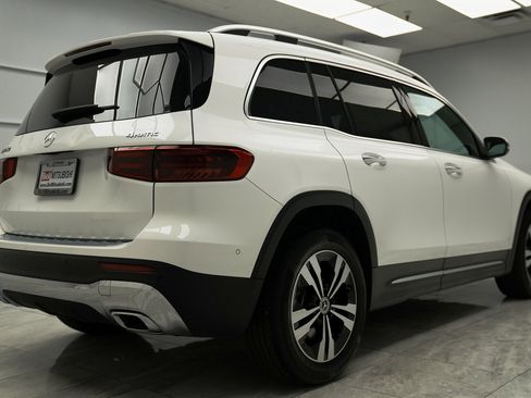 Used 2025 Mercedes-Benz GLB 250 4MATIC image 7