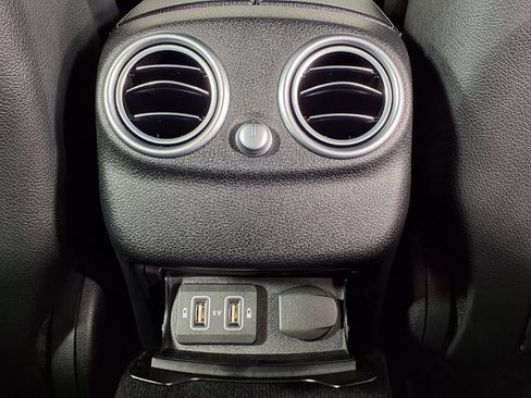 Used 2020 Mercedes-Benz C 300 4MATIC Sedan image 12