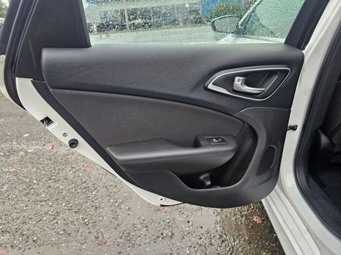 Used 2016 Chrysler 200 LX image 19