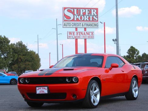 Used 2018 Dodge Challenger R/T w/ Blacktop Package RWD image 8