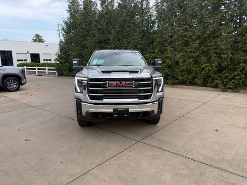 New 2026 GMC Sierra 2500 SLE AWD/4WD image 3